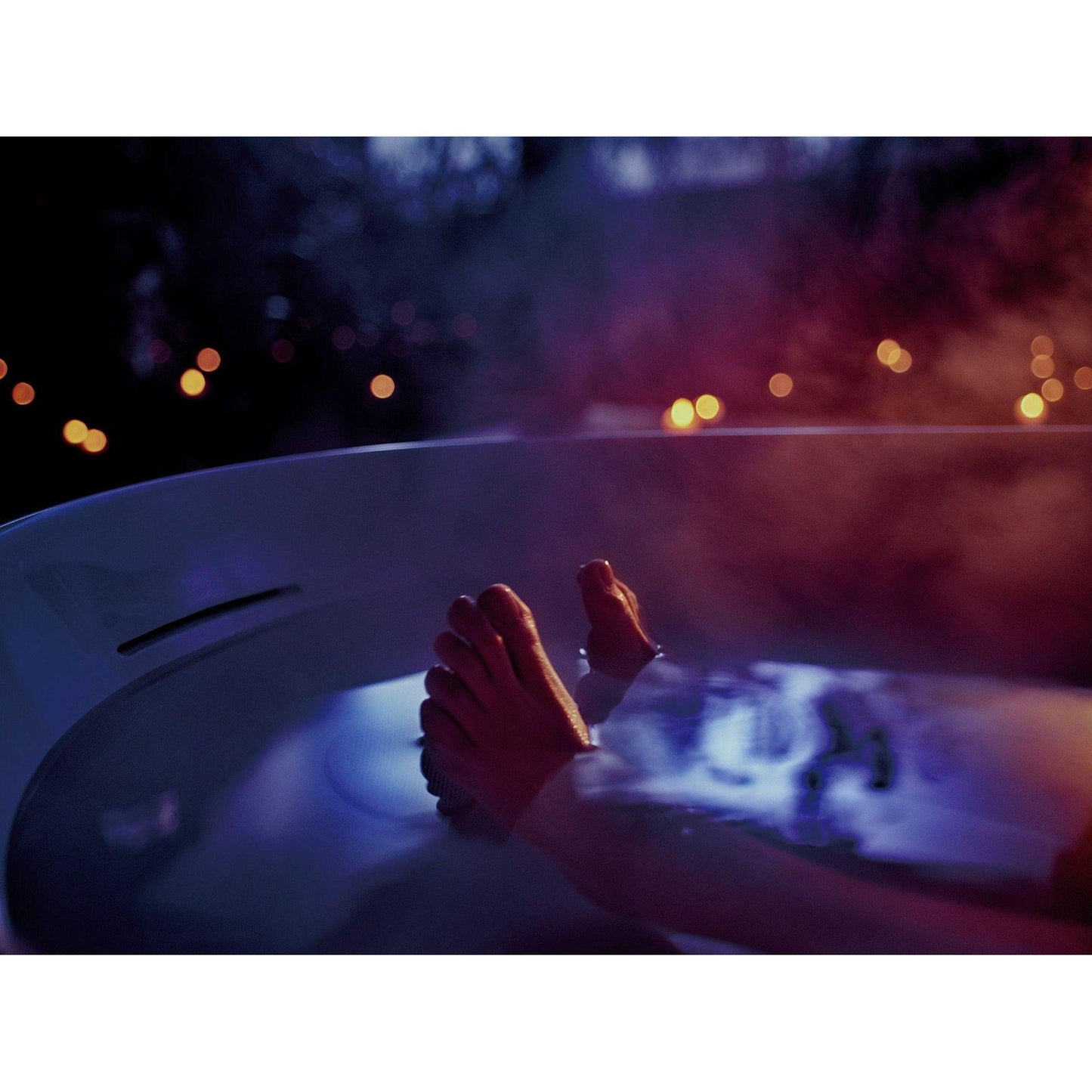 TOTO Gloss White Freestanding Zero Gravity Flotation Bathtub With Hydrohands Water Jets