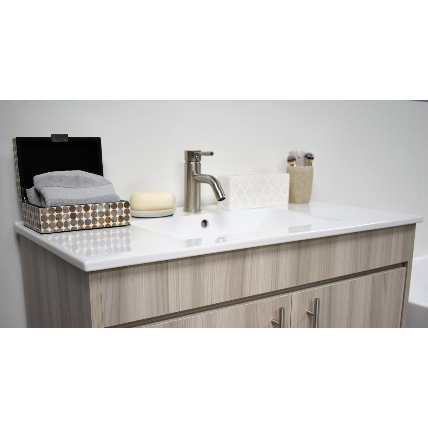 Volpa USA Villa 36" Ash Gray Freestanding Modern Bathroom Vanity With Integrated Ceramic Top and Brushed Nickel Round Handles