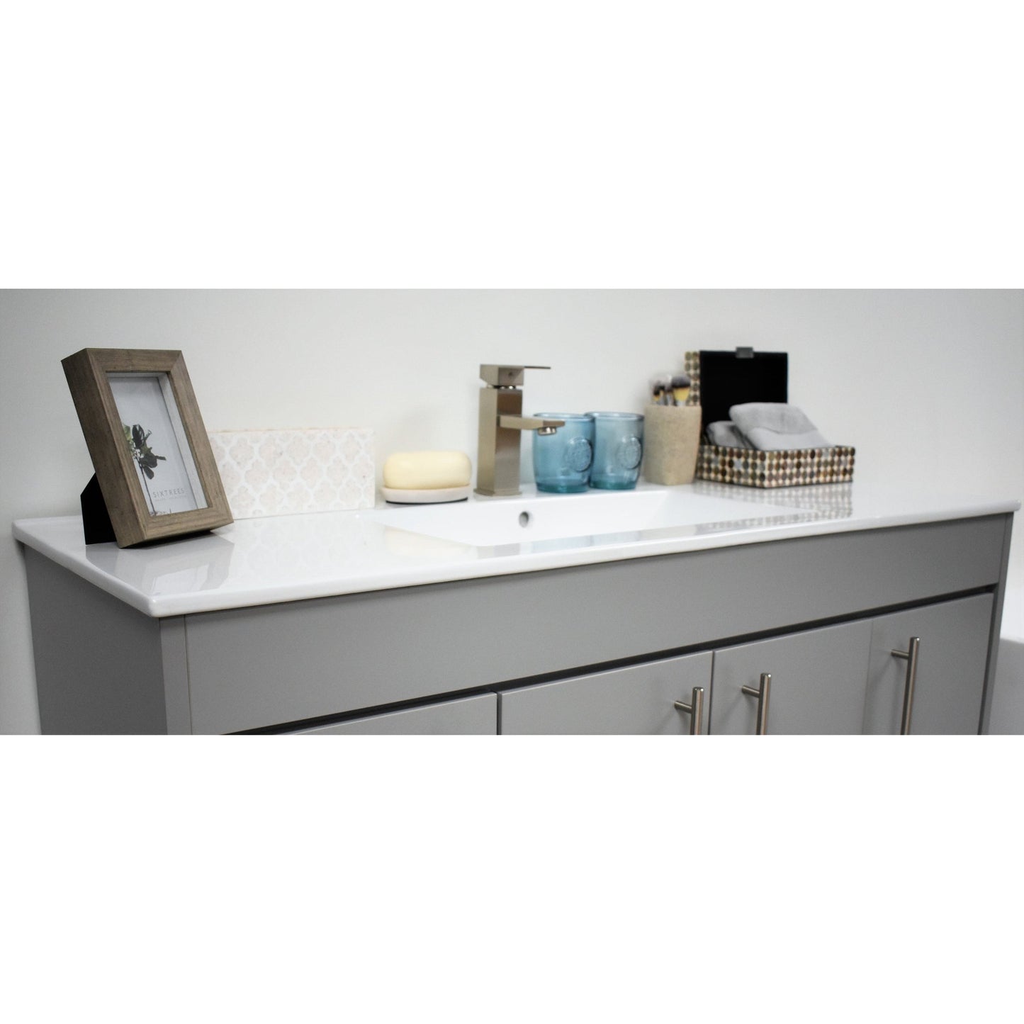 Volpa USA Villa 48" Gray Freestanding Modern Bathroom Vanity With Integrated Ceramic Top and Brushed Nickel Round Handles