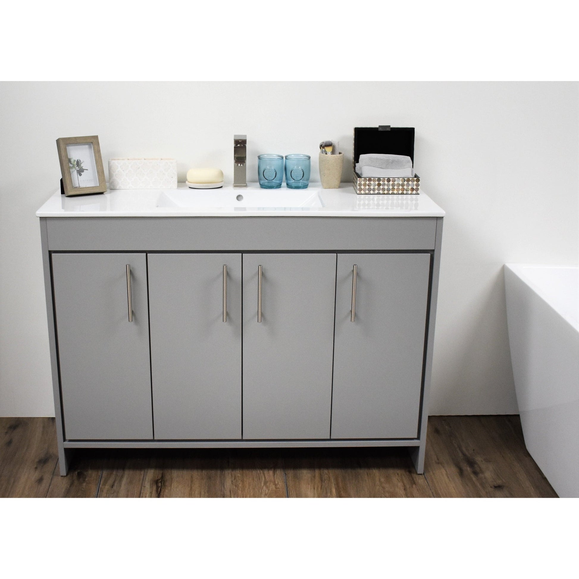 Volpa USA Villa 48" Gray Freestanding Modern Bathroom Vanity With Integrated Ceramic Top and Brushed Nickel Round Handles